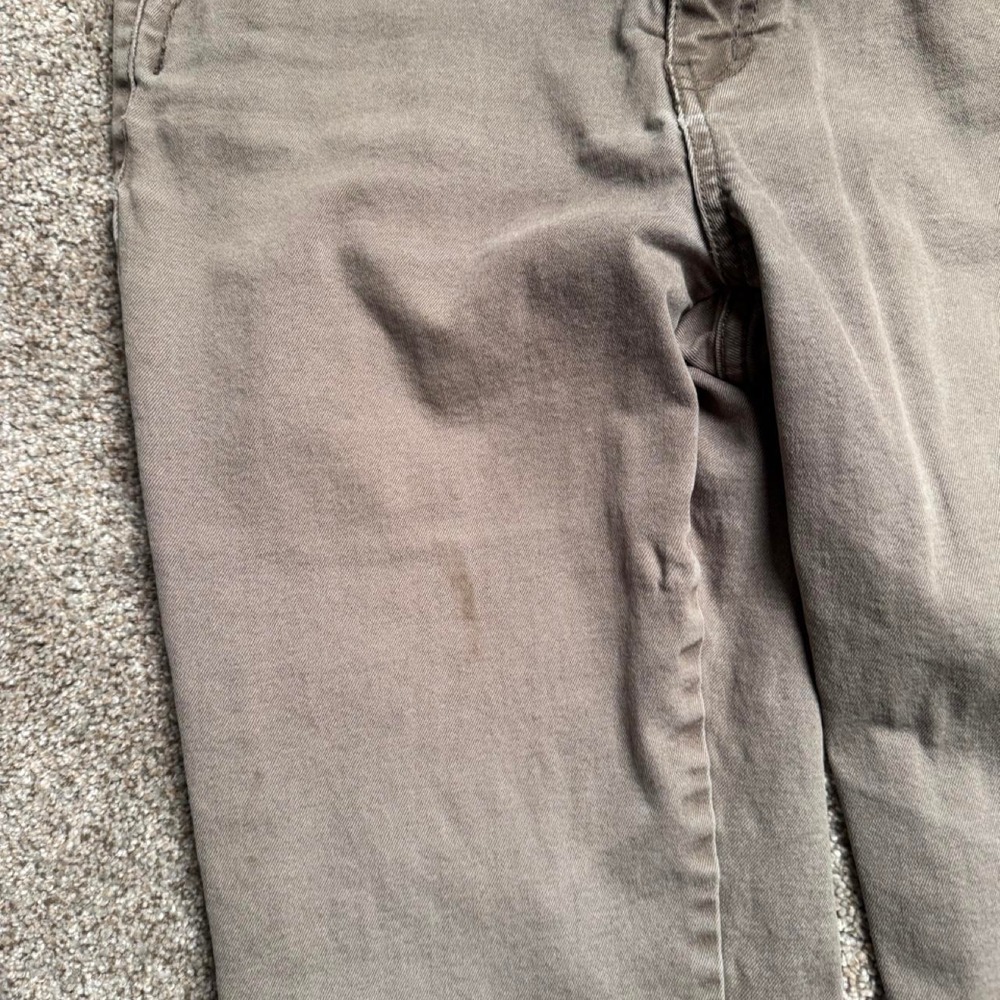 GASOLINE SAGE GREEN CAPRIS - Picture 4 of 6
